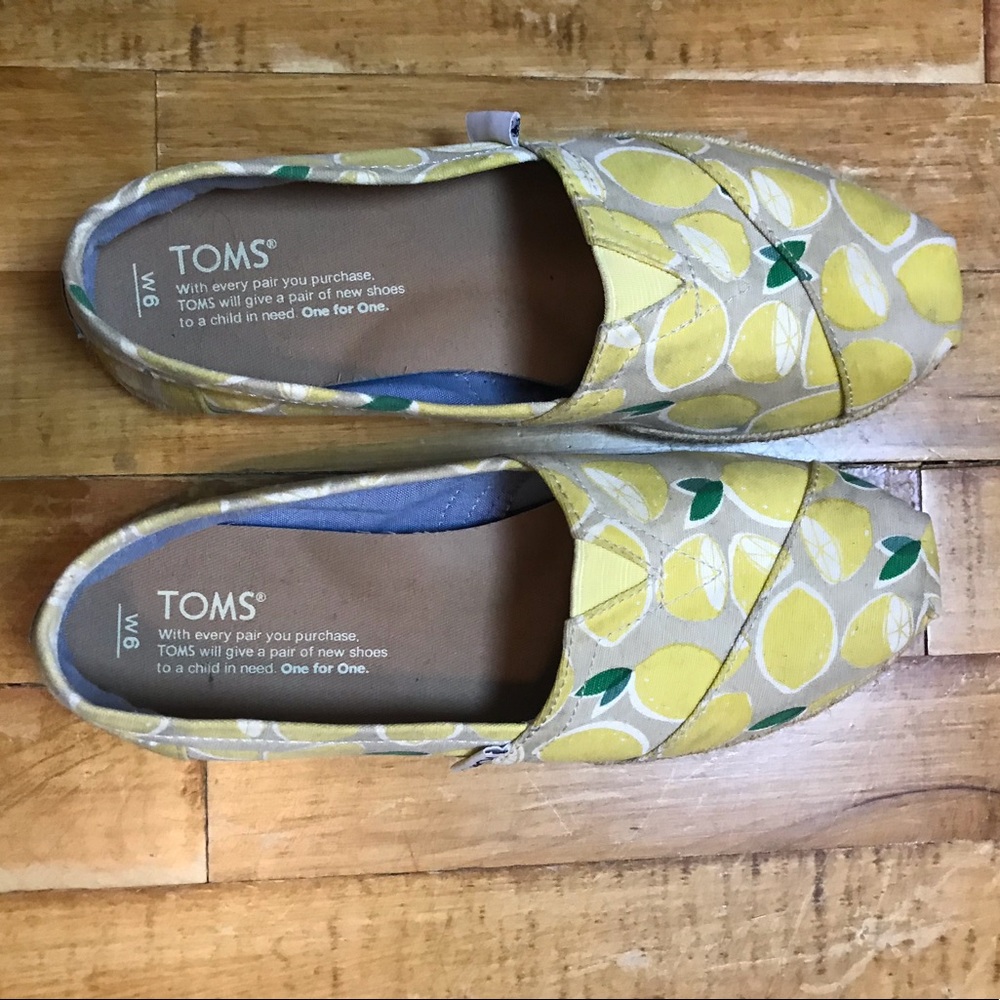Women’s Toms